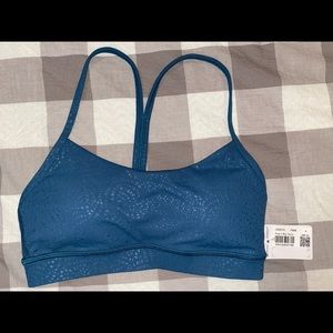 Lululemon Flow Y Nulu Bra blue size 4